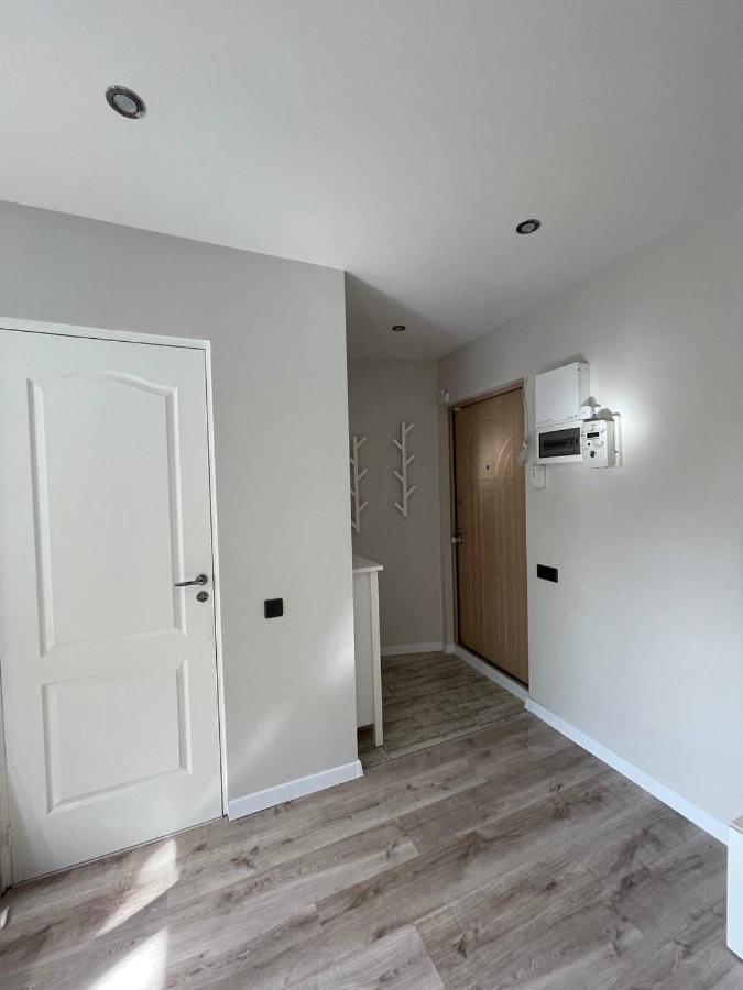 Expansive One Bedroom Gem In A Peaceful Locale Căn hộ