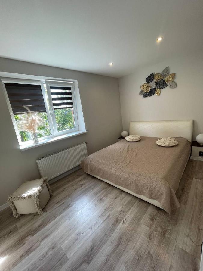 Expansive One Bedroom Gem In A Peaceful Locale Căn hộ *