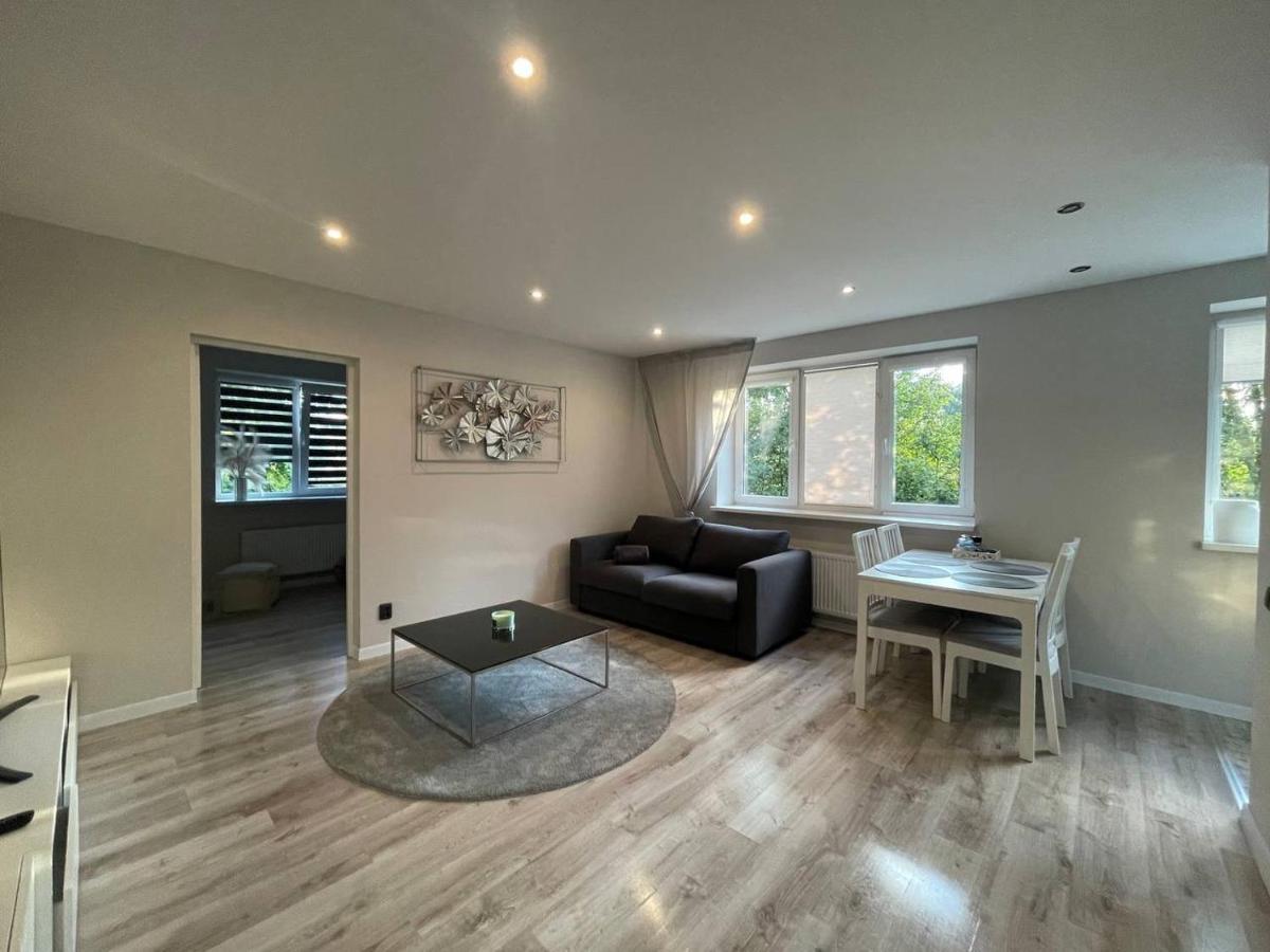 Expansive One Bedroom Gem In A Peaceful Locale Căn hộ Riga